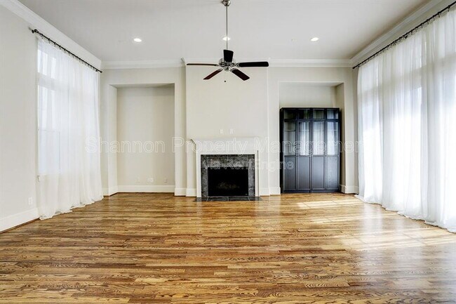 Photo - 5108 Larkin St