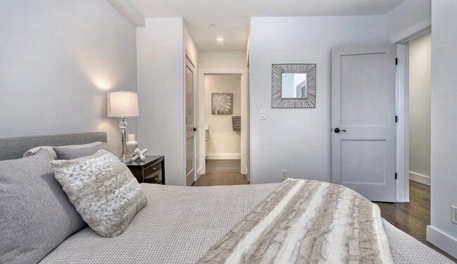 Photo - 15 W Bellflower St Unit 1