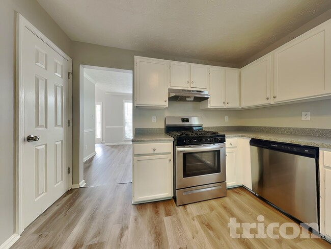 Photo - 1110 Karastan Ct SW