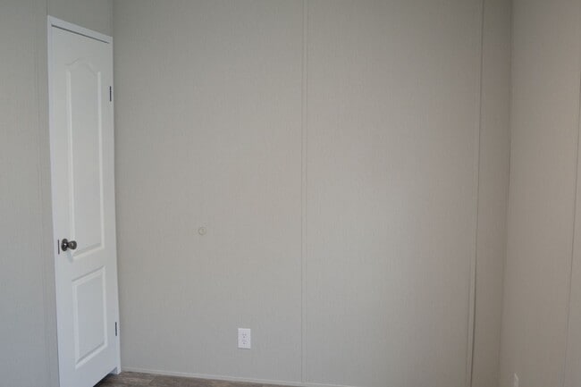 Building Photo - 100 Garlington Cir