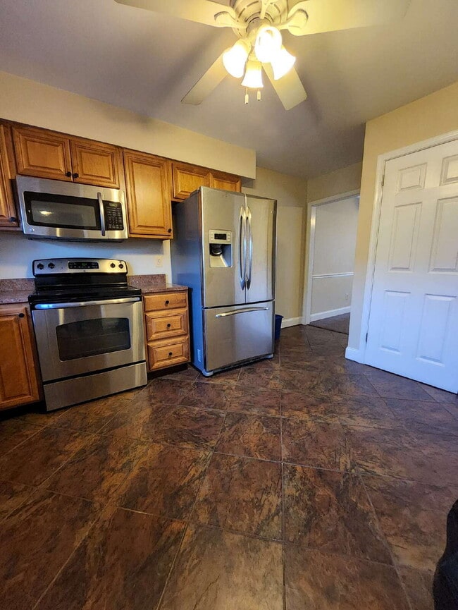 Photo - 406 Denning Ct