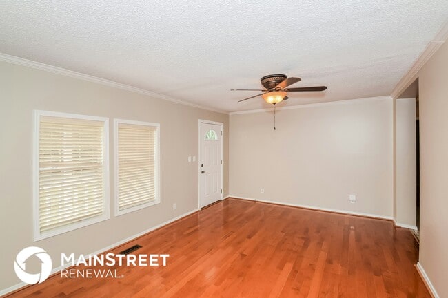 Photo - 445 Wooden Trace Cir