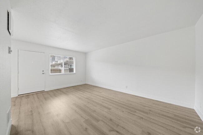 1BR, 1BA - 800SF - Living Room