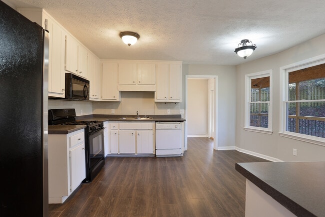 Photo - 210 Franklin Rd