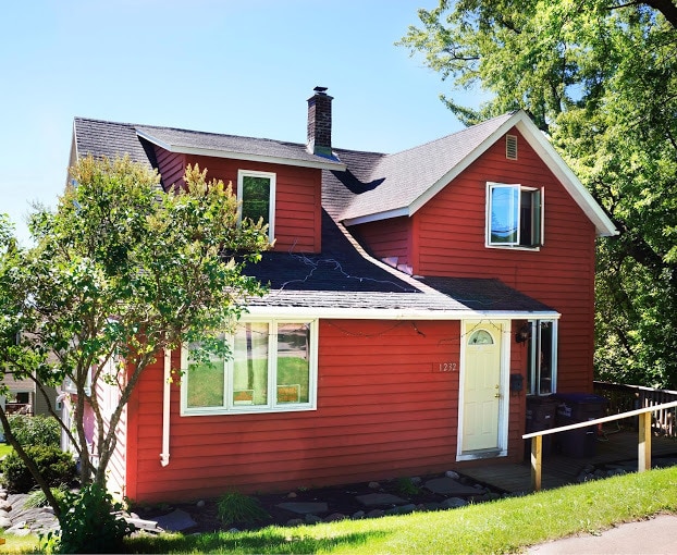 Building Photo - AVAILABLE JUNE - 5 Bed 2 Bath In East Hillside