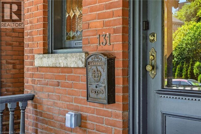 Photo - 131 Markland St
