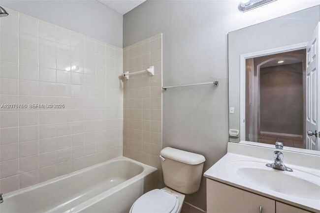Photo - 4240 NE 9th St