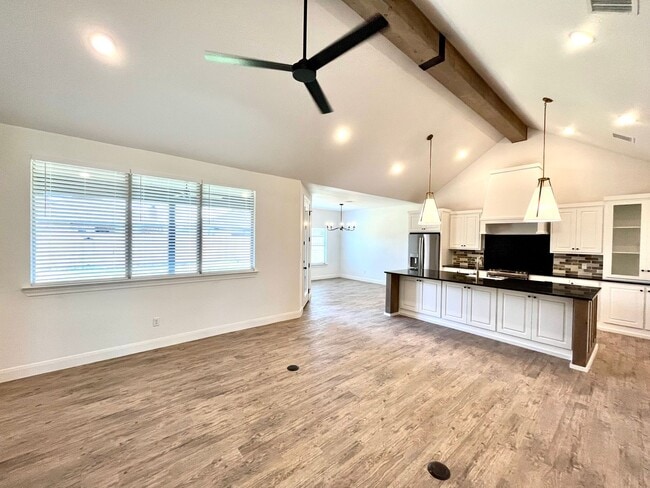 Photo - 4 Bed/2 Bath Home