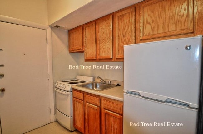 Building Photo - 33 Lancaster Terrace Unit 106 Rental