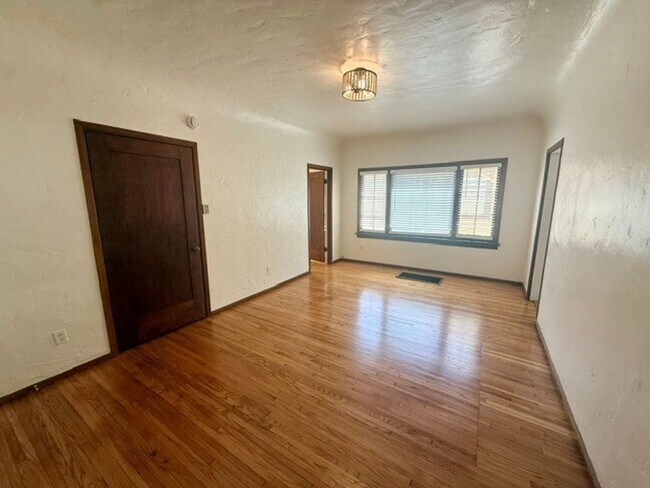 Photo - 1844 E 5th St. #3