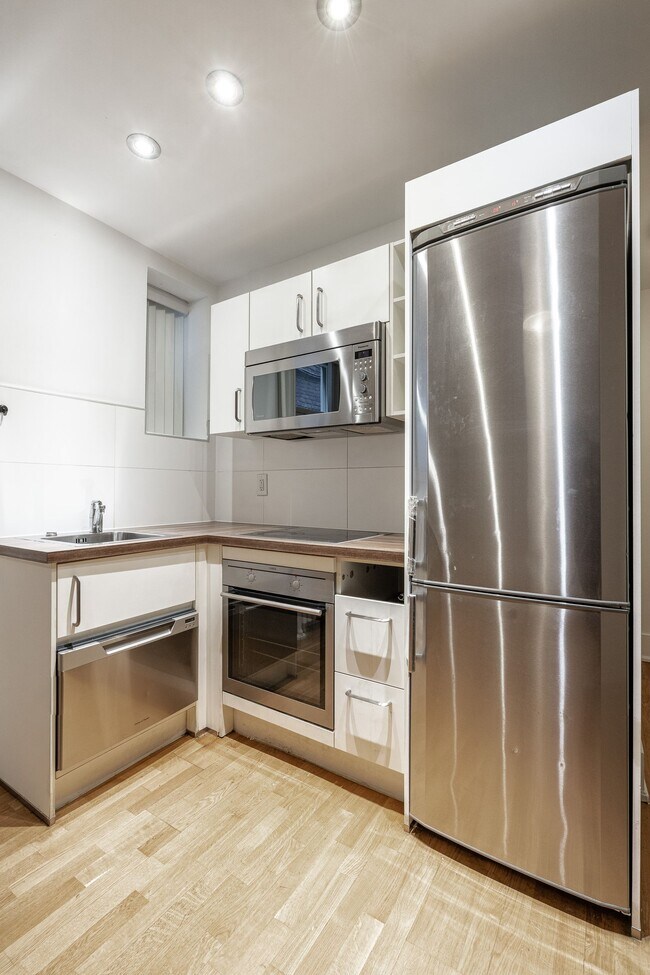 Photo - 56 Maitland Street Unit 106