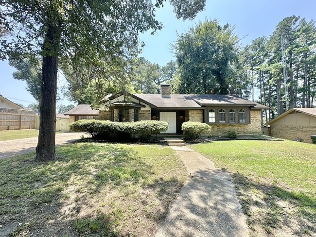 Available Now! 4 bedroom 3 bath home with ... - Available Now! 4 bedroom 3 bath home with ...