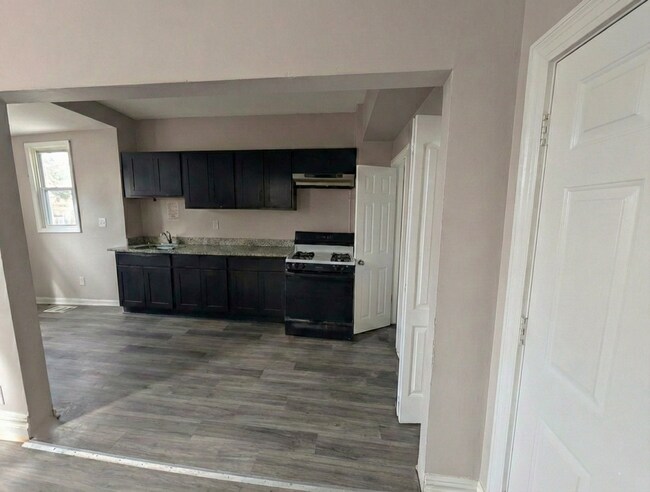 Photo - Beautiful 3 BD 1 BA Townhome in Amazing Location