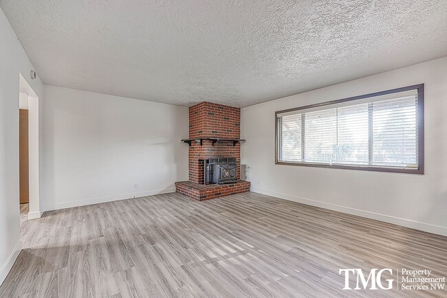 Photo - Newly Remodeled 3 Bedroom 1 1/2 Bathroom Home in 5 corners!