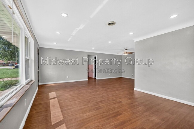 Photo - 2050 Goodale Ave