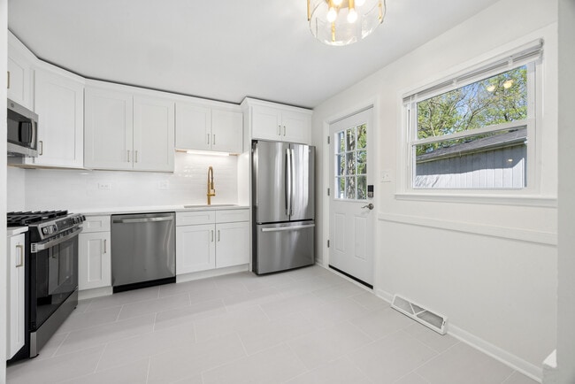 Photo - 4396 Central Ave