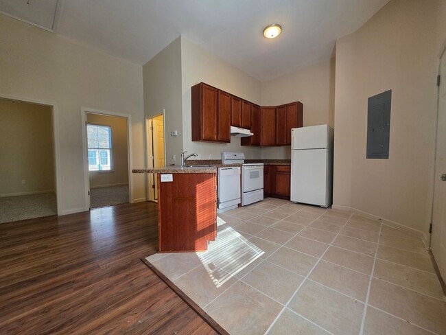 Photo - 1102 E 33rd St Unidad 1102 E. 33rd St  A