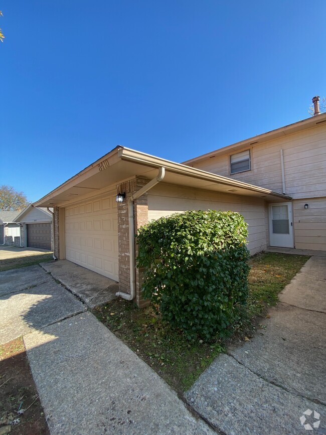 Building Photo - 8410 Candlewood Dr Rental