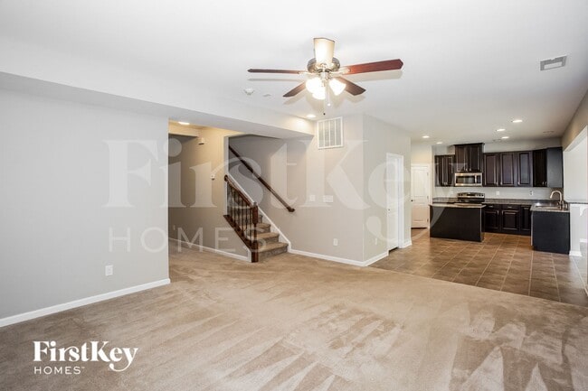 Photo - 3232 Oulten St SW