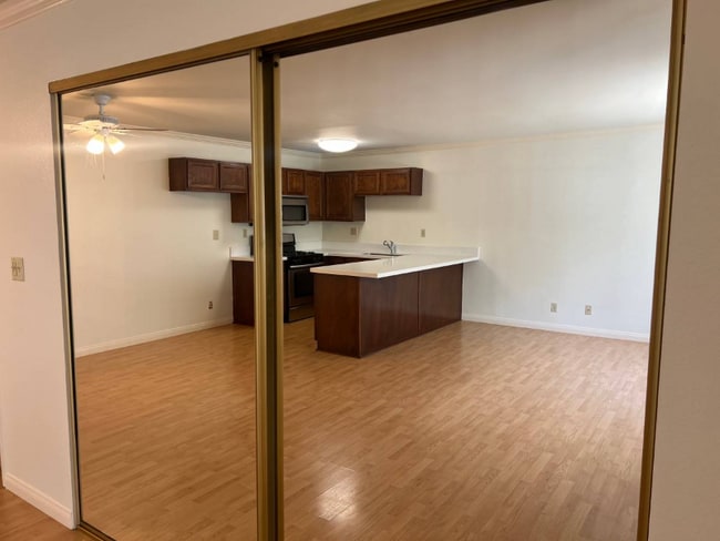 Photo - 625 E Cypress Ave Unit C