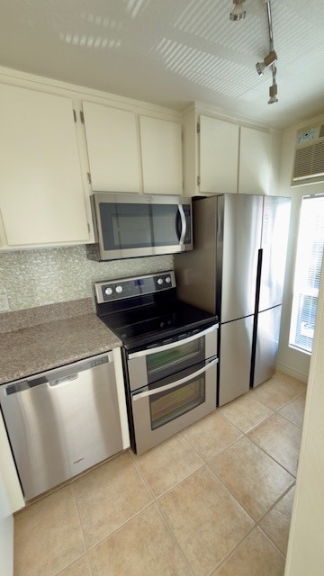 Kitchen #37 - 659 S Cloverdale Ave