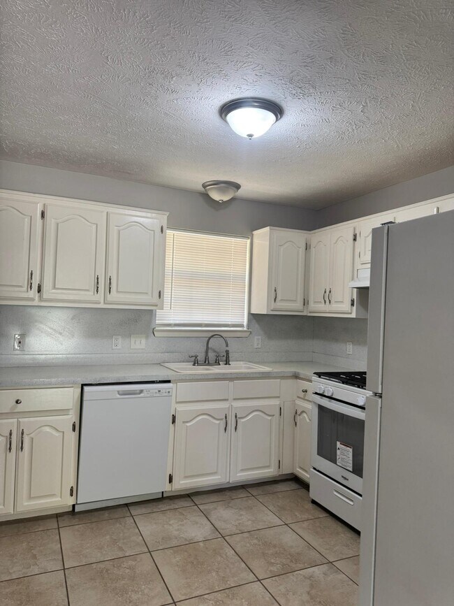 Photo - 412 Stevenson St