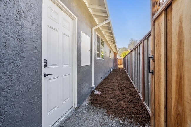 Photo - 700 Gull Ave