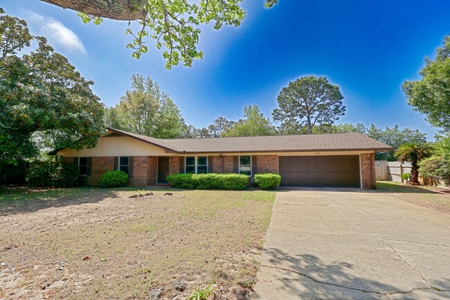 Building Photo - 3363 El Portal St