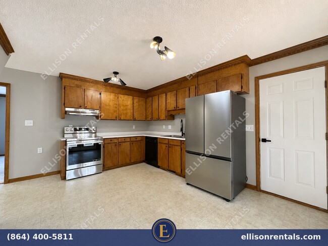 Photo - 310 Waterbury Ct