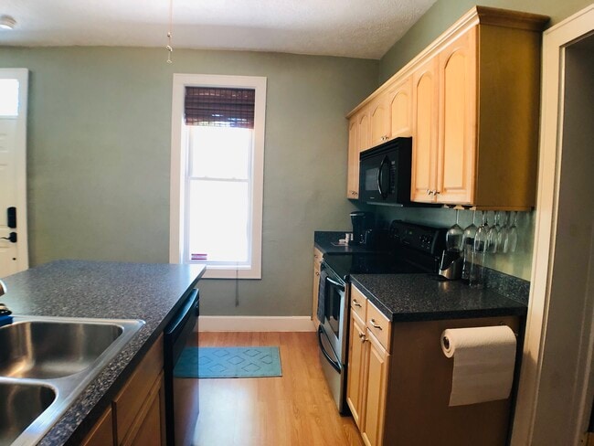 Photo - 1256 Dennison Ave