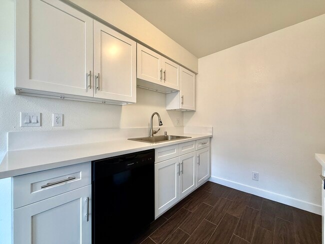 Photo - 38011 20th St E