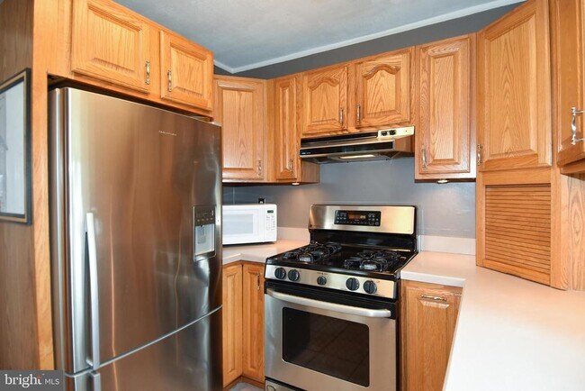 Photo - 1531 Patrick Henry Dr