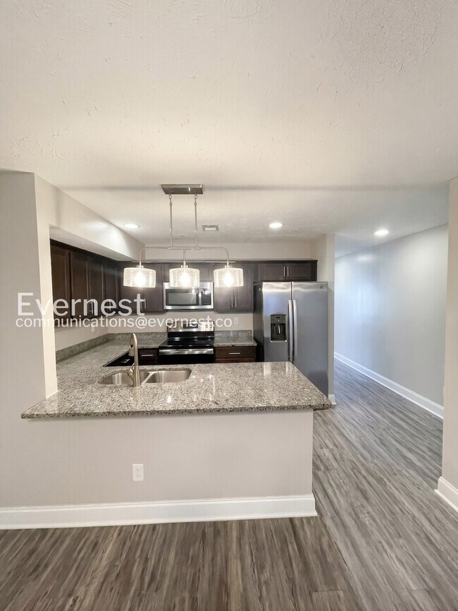 Photo - 1000 Henry Pl Blvd