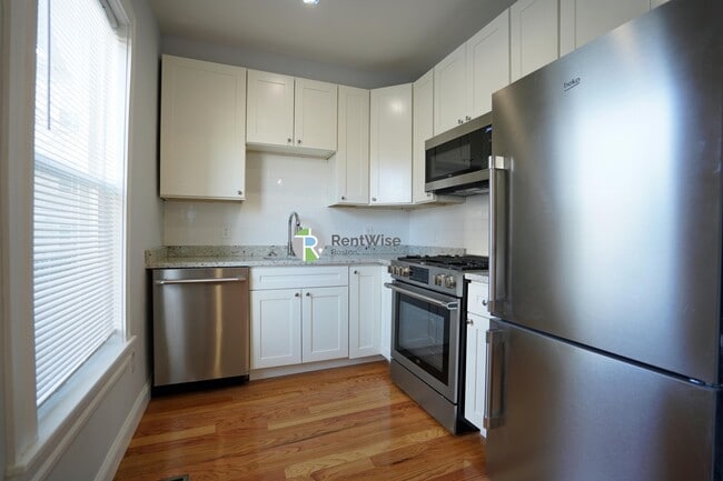 374 Beacon St Unit 1