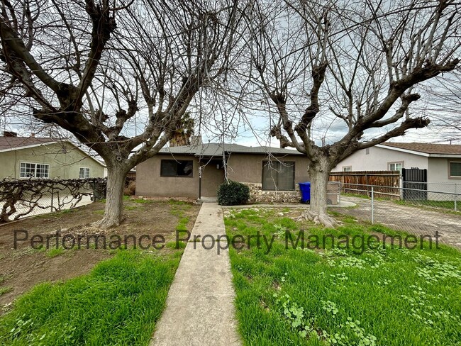 Building Photo - Cute 2 Bed/1 Bath Home in SE Bakersfield w...