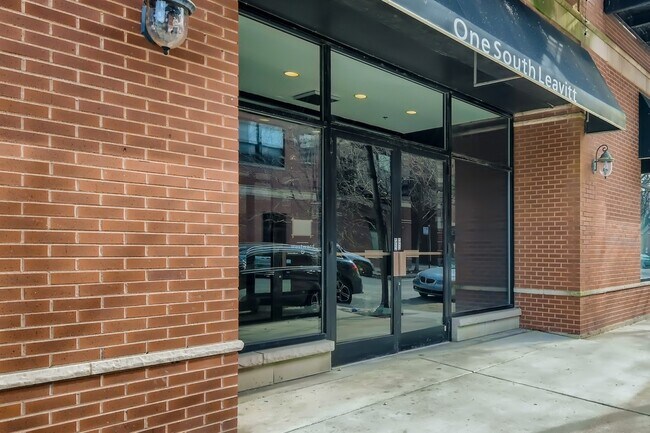 Photo - 1 S Leavitt St Unit 307