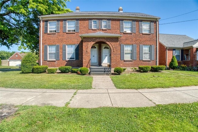 Building Photo - 1224 W 7th St Unit 1224