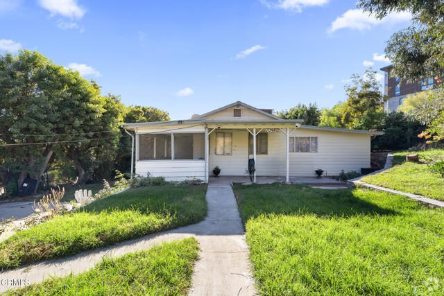 Building Photo - 11798 Kagel Canyon St Rental