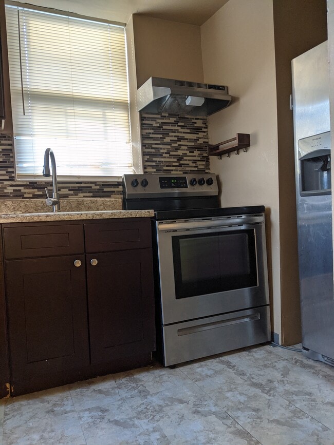 Building Photo - 533 W 232nd St Unit 7 Rental