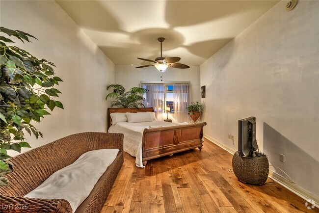 Building Photo - 150 S Las Vegas Blvd Unit 1606 Rental