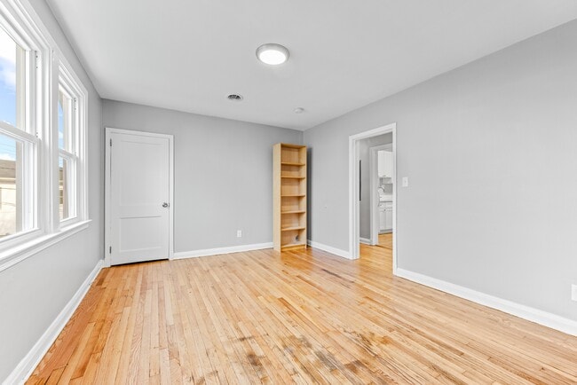 Photo - 2921 Glenmore Ave Unidad 2