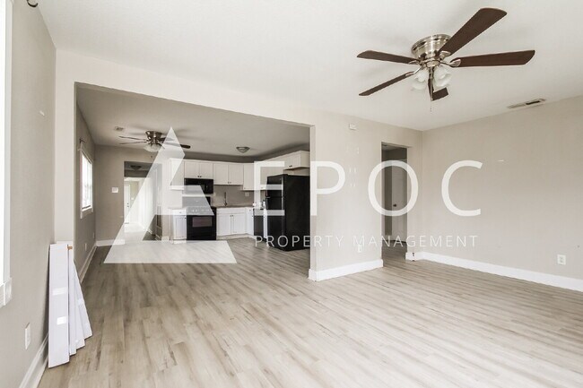Photo - 1565 N Elgin Ave