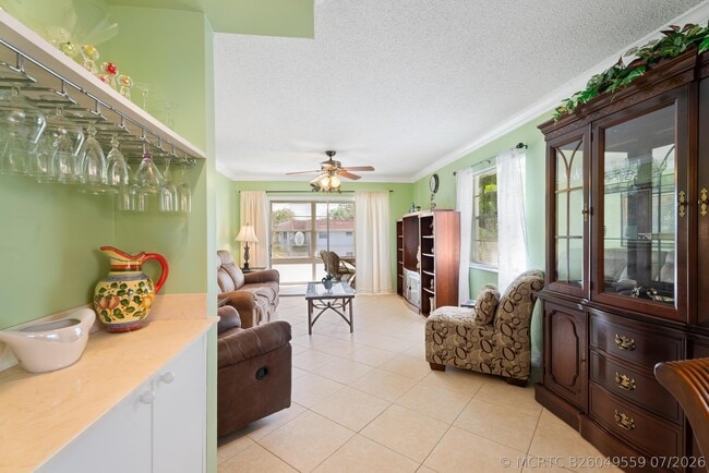 Building Photo - 2600 SE Ocean Blvd Unit N14