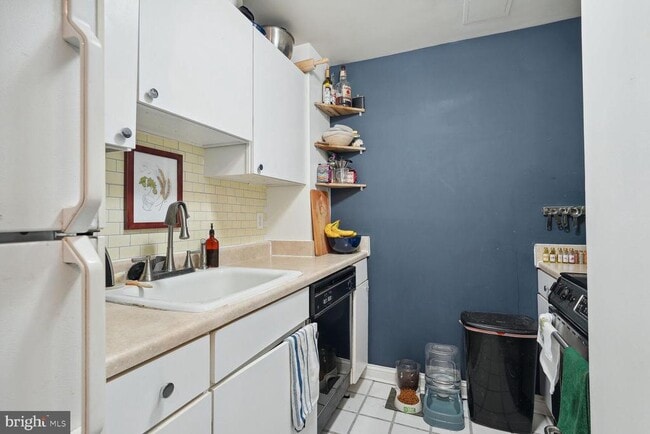 Photo - 1736 18th St NW Unit T2