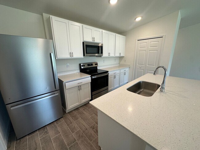 Photo - 3 Bedroom/ 2 Bath Corn Lot Home in NE Cape...