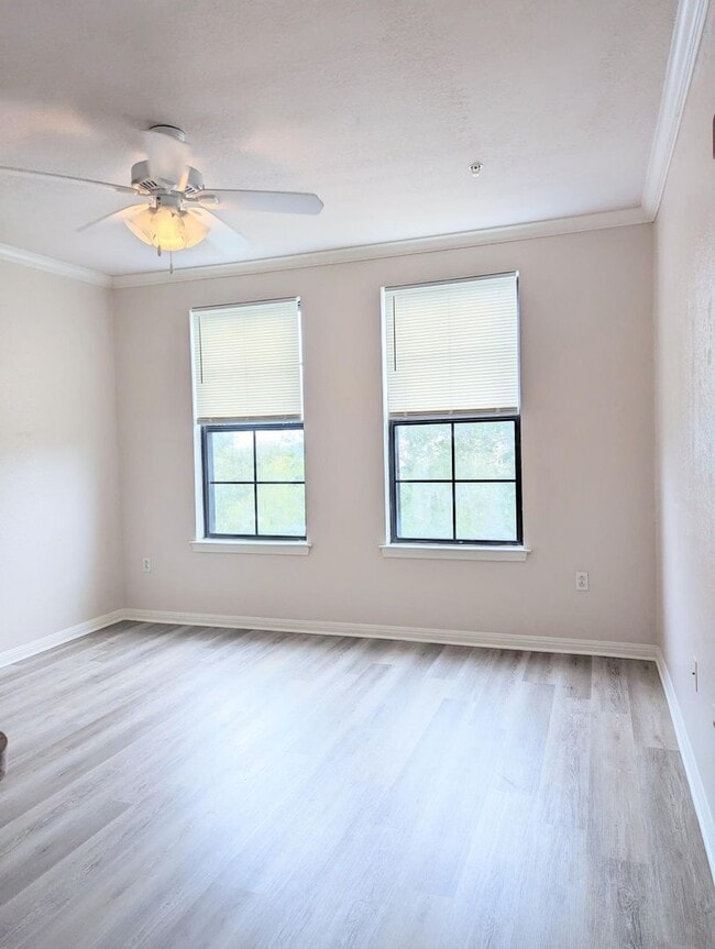 Updated 1x1 562 square feet - Updated 1x1 562 square feet Condo