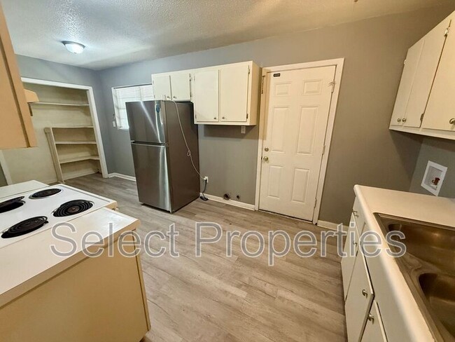 3505 Fairview Dr