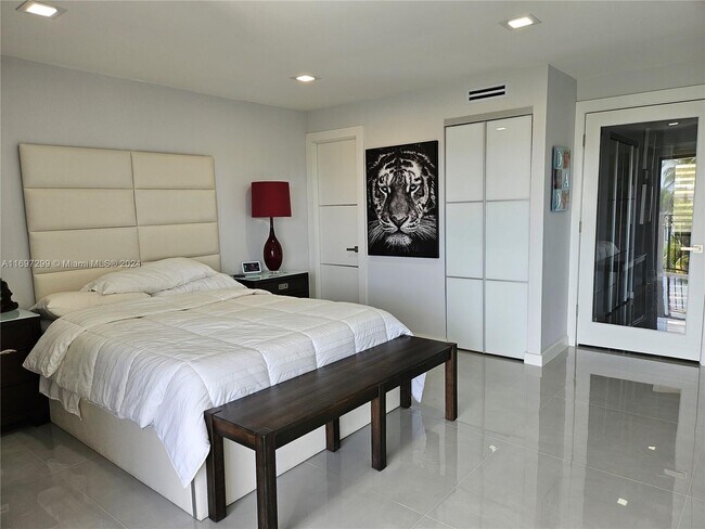 Photo - 6901 Edgewater Dr Unit # 311