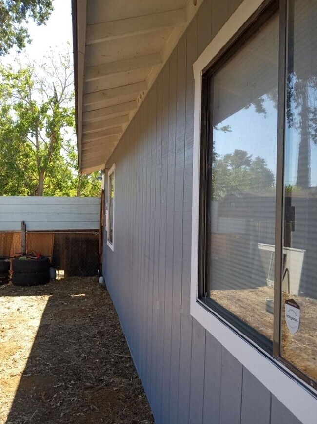 3 Bedroom Duplex in Clearlake Oaks Townhome Townhome Rental in