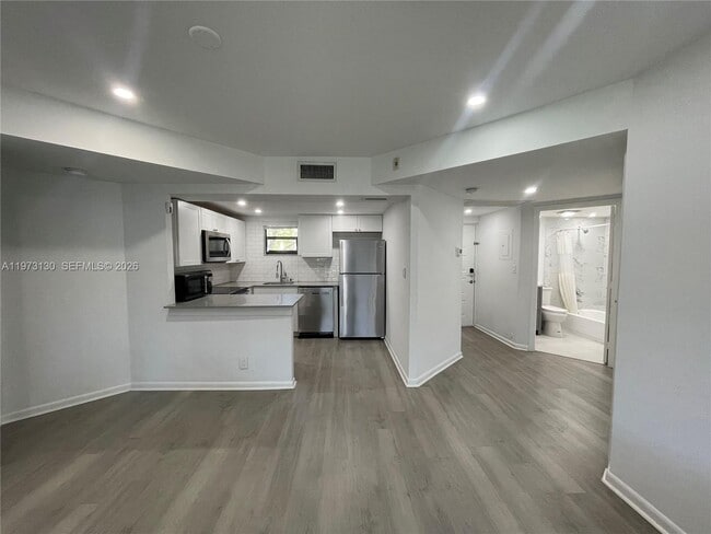 Photo - 8290 Lake Dr Unit 116